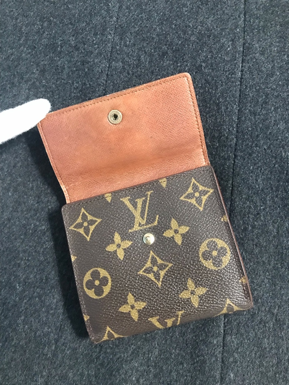 ✅ Authentic free LOUIS VUITTON compact WALLET free when you buy the bag - Picture 1 of 10